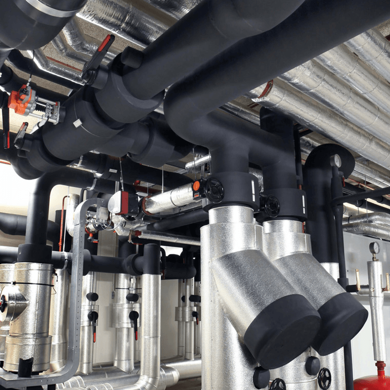 Gedämmte Leitung in Technikbereich (Aachen)